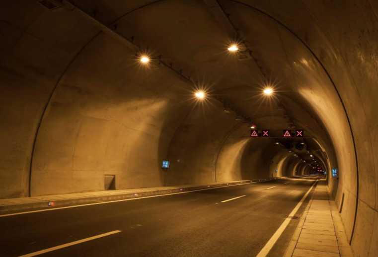 CONSTRUCTION DE TUNNELS