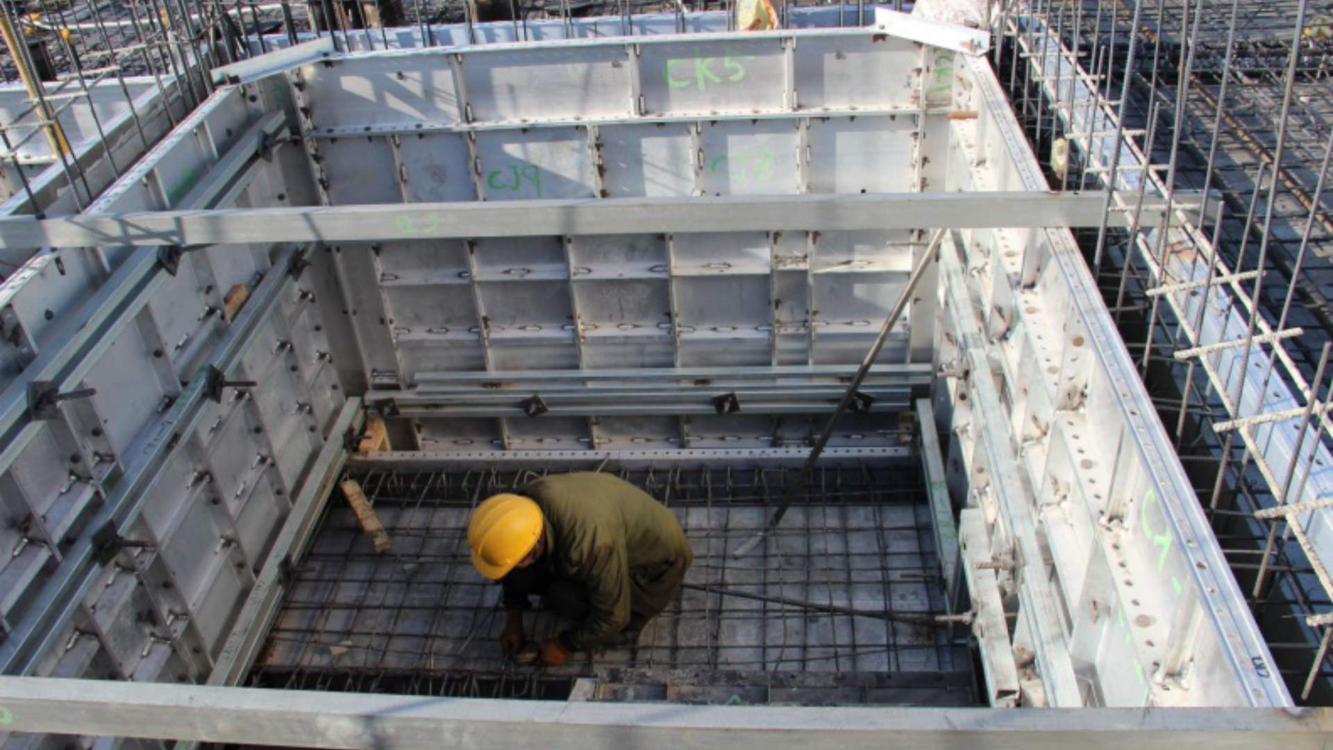 gowe aluminum formwork on site